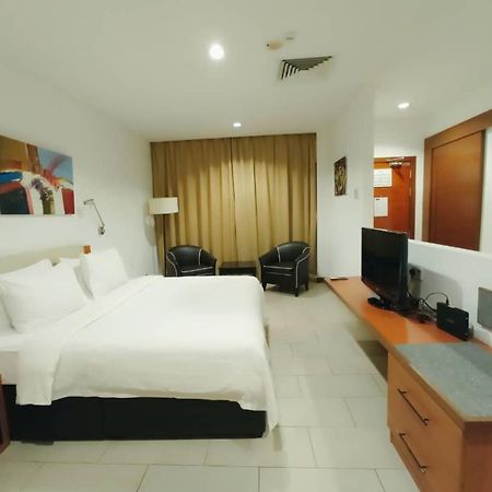 Gloria Swiss Hotel & Apartment Сандакан Екстер'єр фото