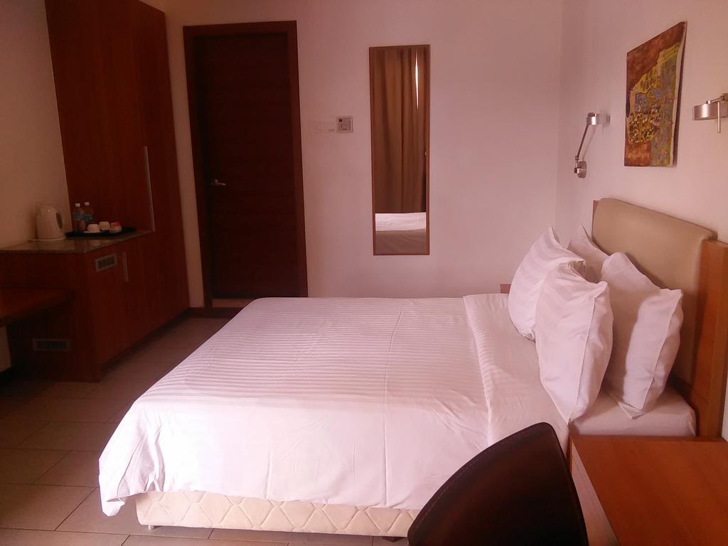 Gloria Swiss Hotel & Apartment Сандакан Екстер'єр фото