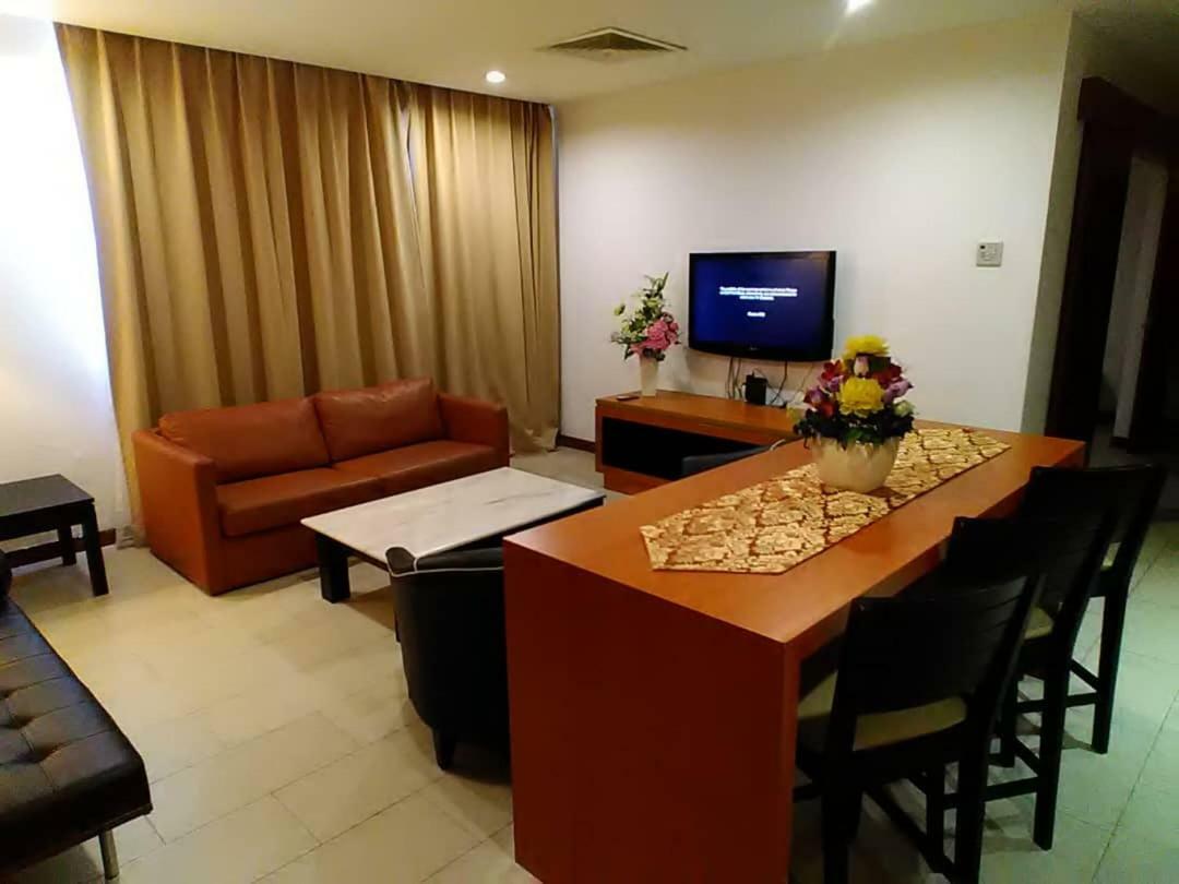 Gloria Swiss Hotel & Apartment Сандакан Екстер'єр фото